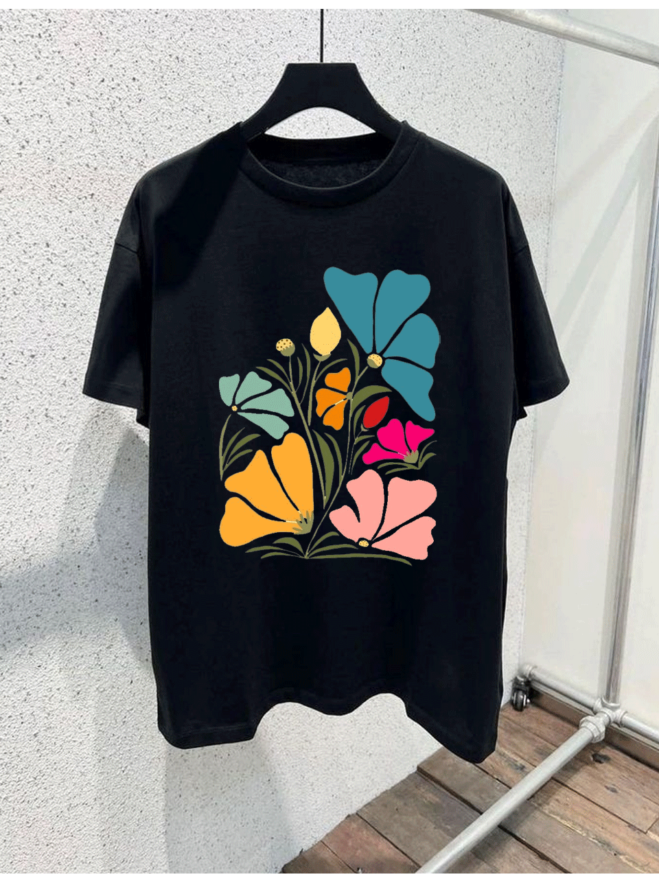 Colorful Flower Art Tshirt - Black