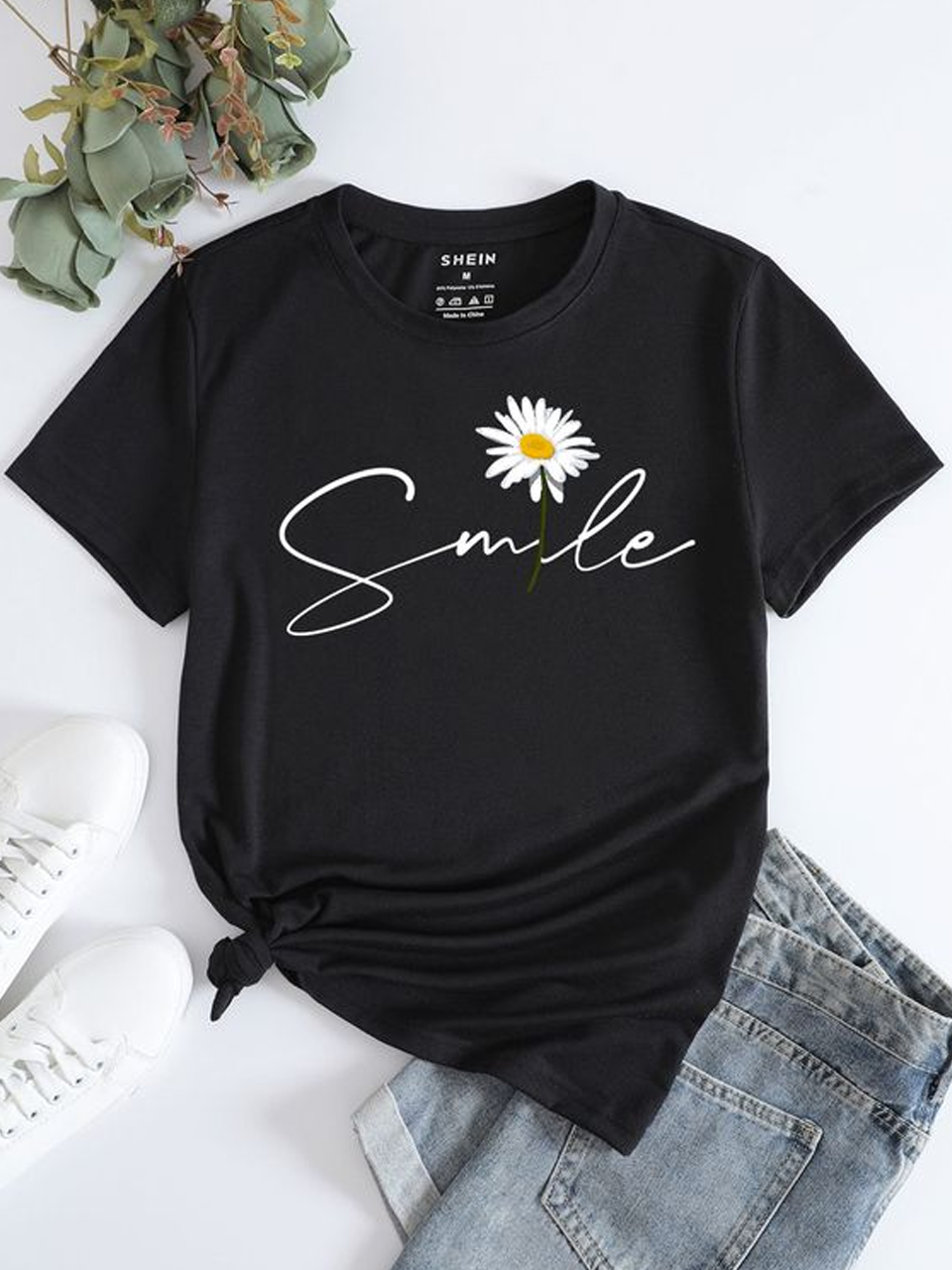 Smile Daisy Tshirt - Black